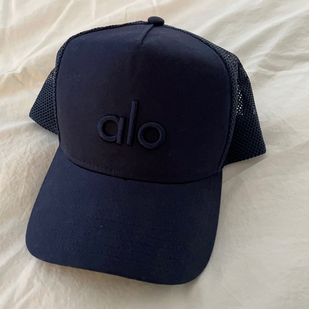 Navy Blue Alo Yoga Hat - Brand New (only worn once)